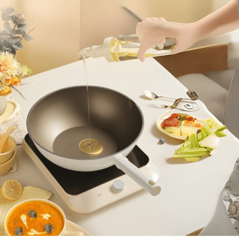Cooker King White Titanium Wok 32cm