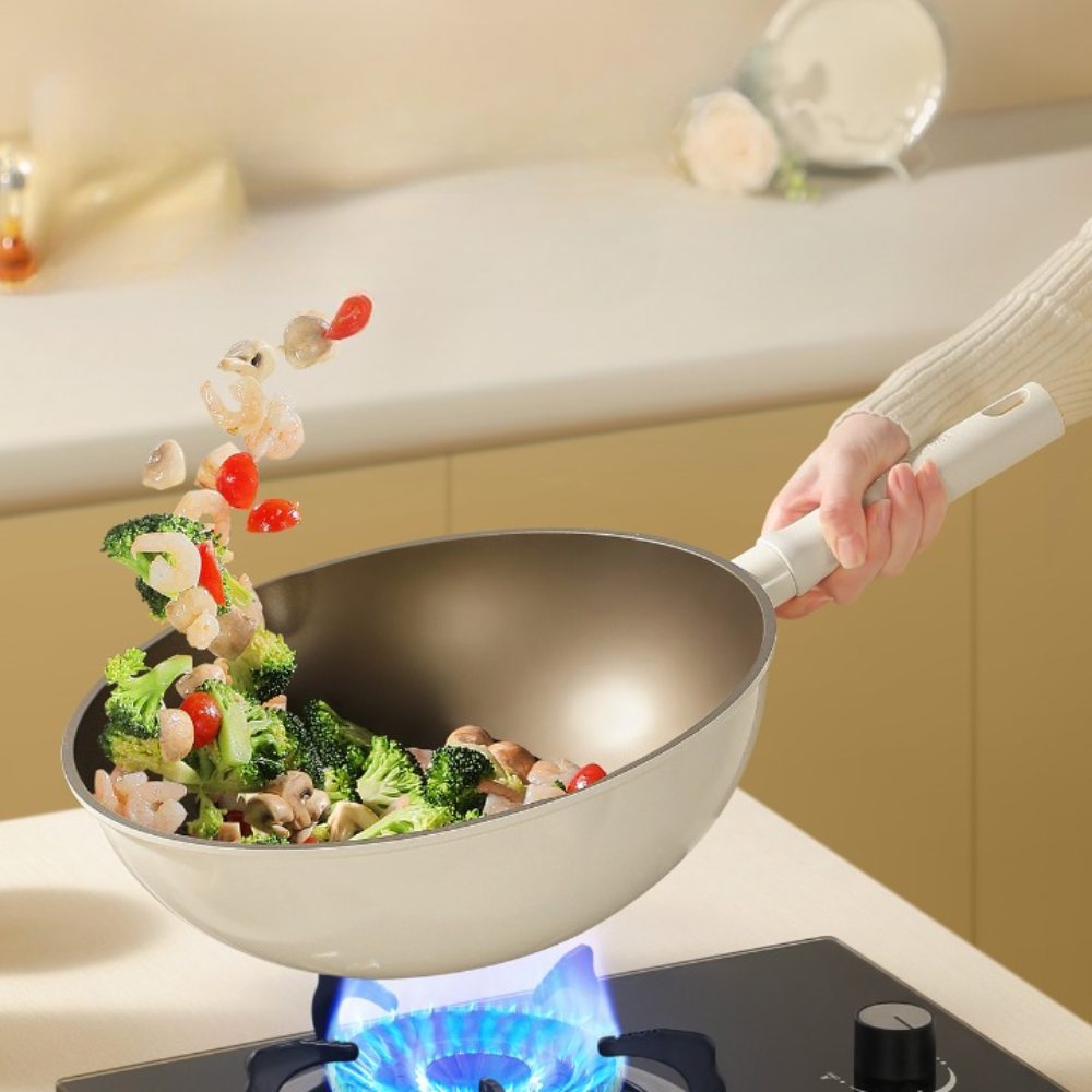 Cooker King White Titanium Wok 32cm