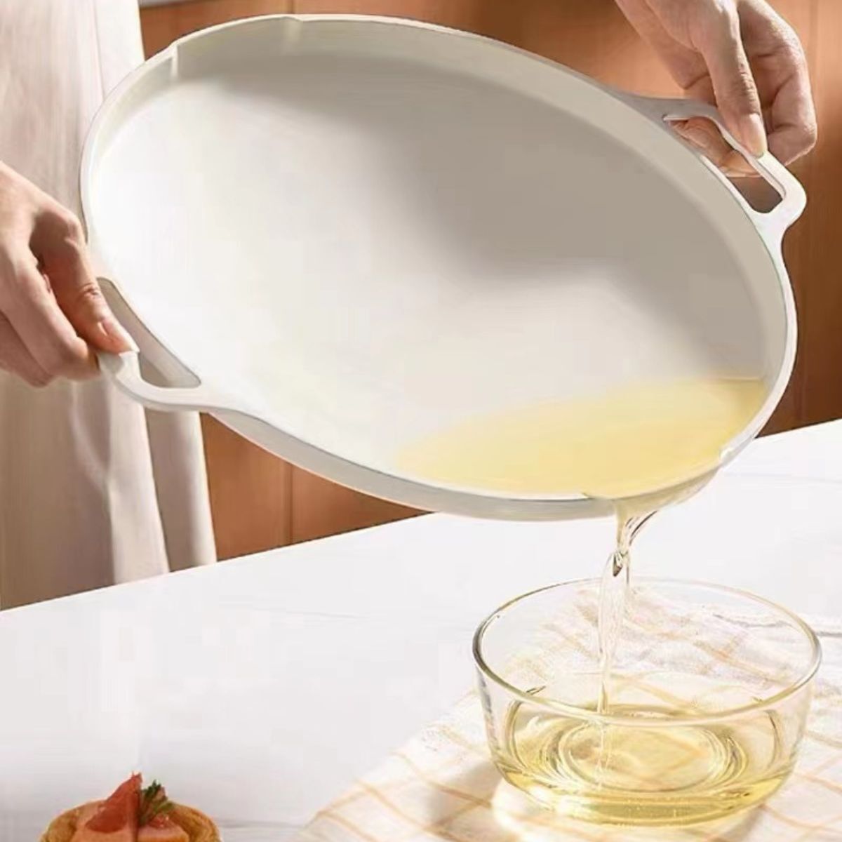 Masker BBQ Grill Pan 30cm with Heat Resistant Handles - White
