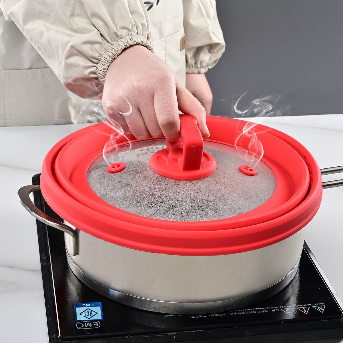 JLP Collapsible Microwave and Oven Safe BPA-free Silicone Cover 20-26cm - Red