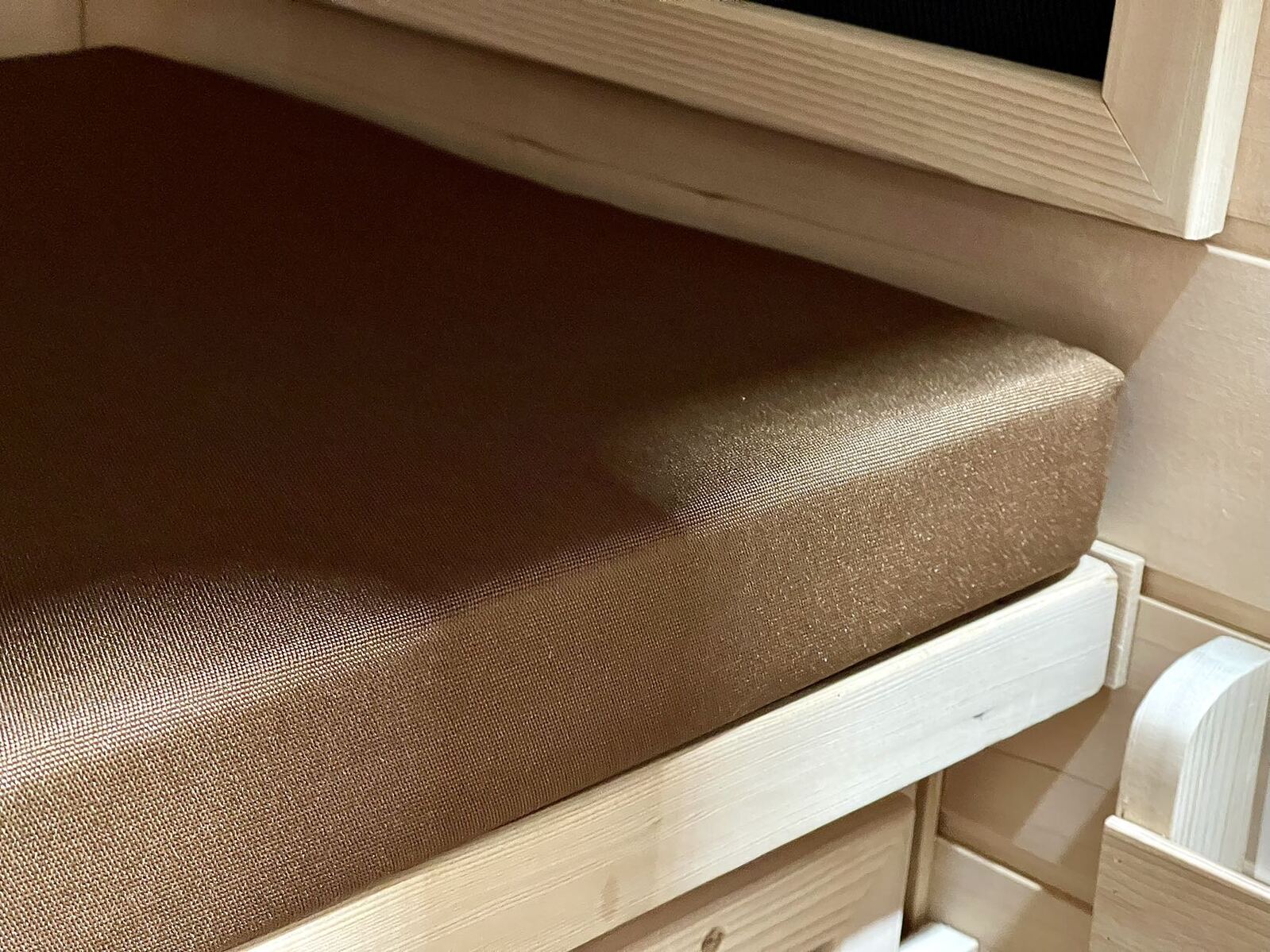 Kylin Sauna Seating Cushion Mat for 1 person sauna (S) 75*38*5 ?Dark Brown