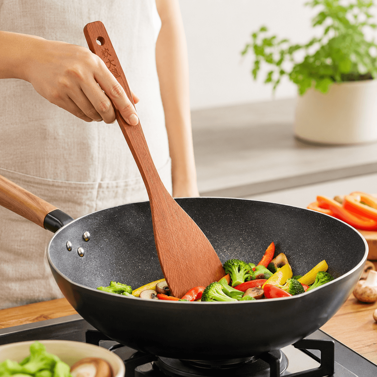 Cooker King Carbonized Beechwood Slanted Spatula