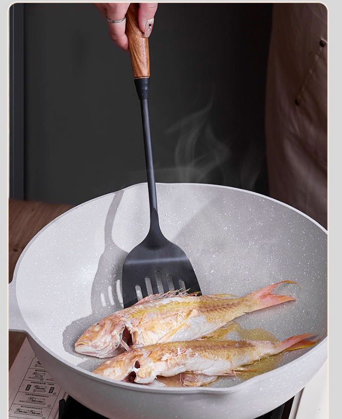 WoodLand Golden Sandalwood Vintage Iron Slotted Spatula